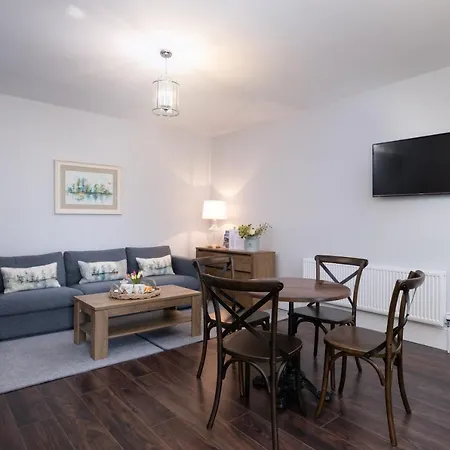 The Pine Tree Of Warren Boutique