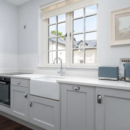 The Pine Tree Of Warren Boutique Dromod